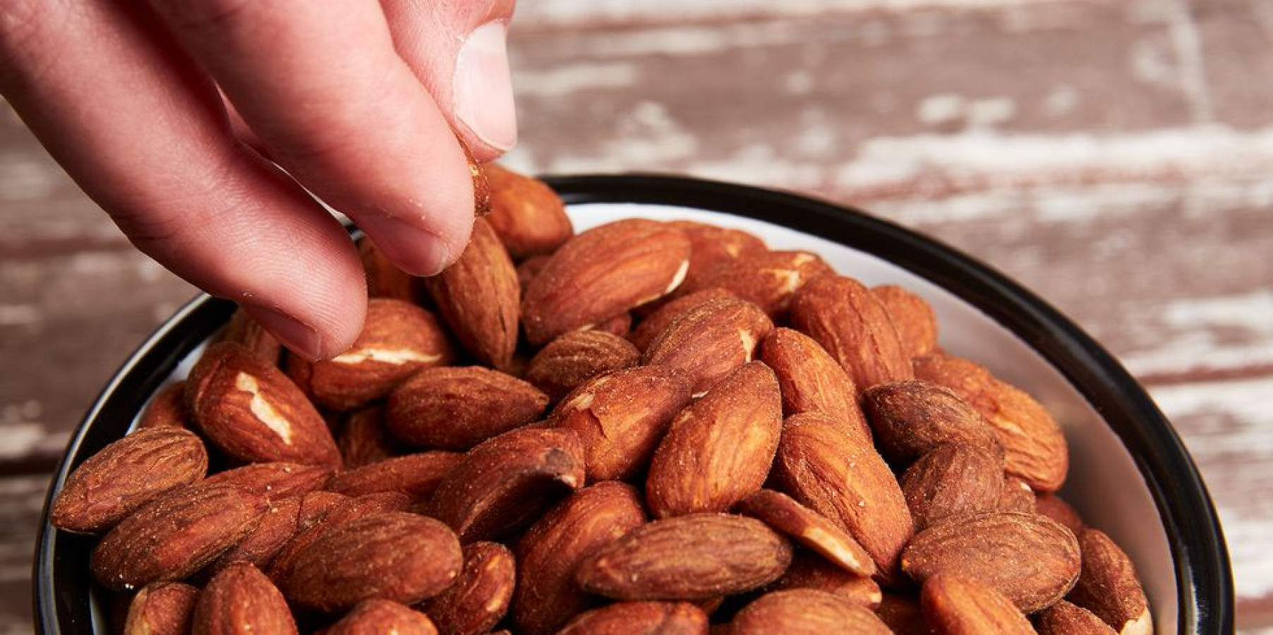 Image Manfaat Kacang Almond untuk Pria yang Harus Bunda Ketahui